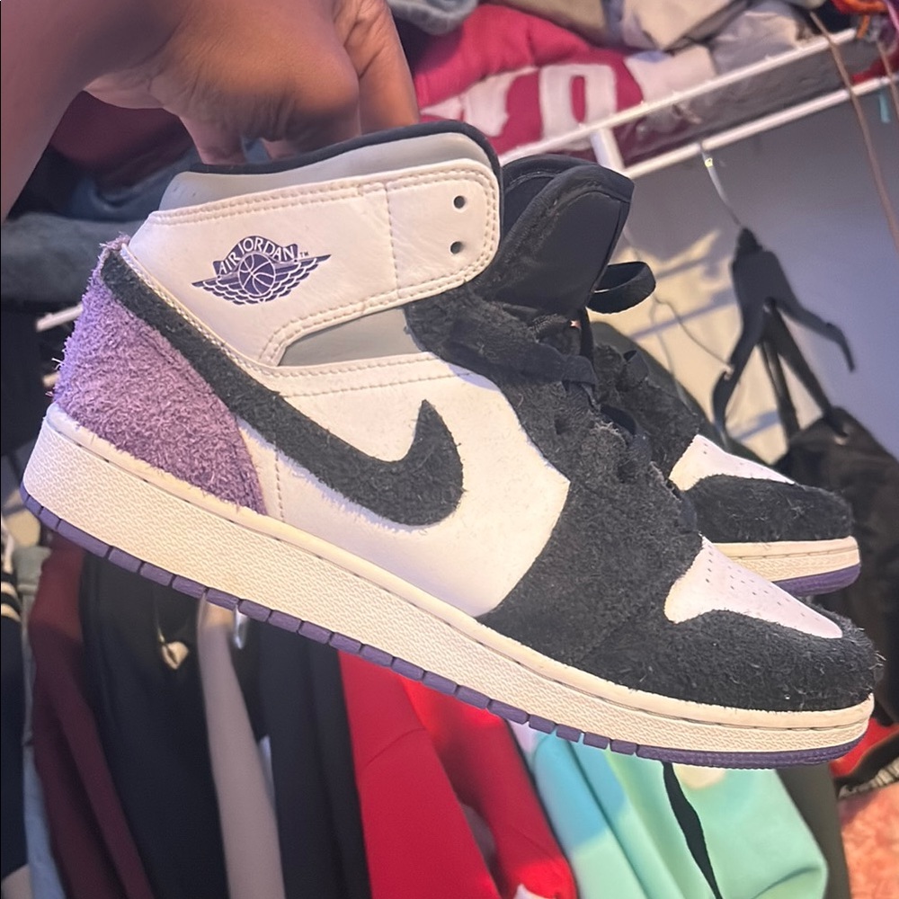 Nike Black and White Sneakers Classic Design